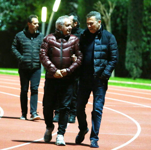 Beşiktaş, Yeni Sezon Hazırlıklarını Sürdürürken, Burak Yılmaz Takımdan Ayrı Çalıştı Beşiktaş, Yeni Sezon Hazırlıklarını Sürdürürken, Burak Yılmaz Takımdan Ayrı Çalıştı