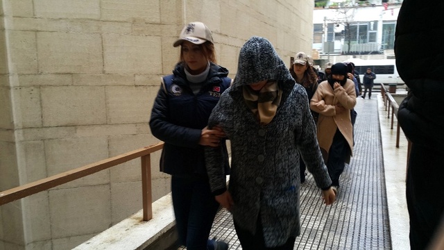 İnterpol Tarafından Aranırken Bursa'da Yakalanan DEAŞ'lı Kadınlar, Dullar Vakfı'nı Kurduklarını İtiraf Etti