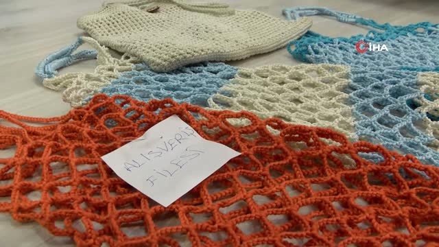 Yaklaşık 4 Saatte Örülen El Emeği Fileler, 10 TL'den Başlayan Fiyatlarla Satılıyor