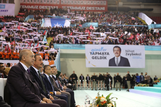 Cumhurbaşkanı Erdoğan, AK Parti'nin İzmir İlçe Adaylarını Açıkladı