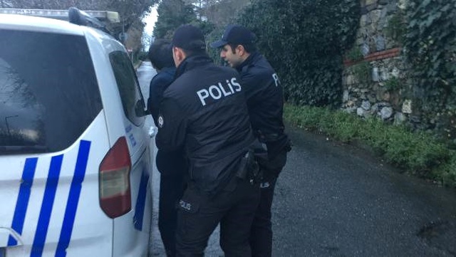 Beşiktaş'ta, Otomobilde Dehşeti Yaşayan Kadını Çığlıkları Kurtardı