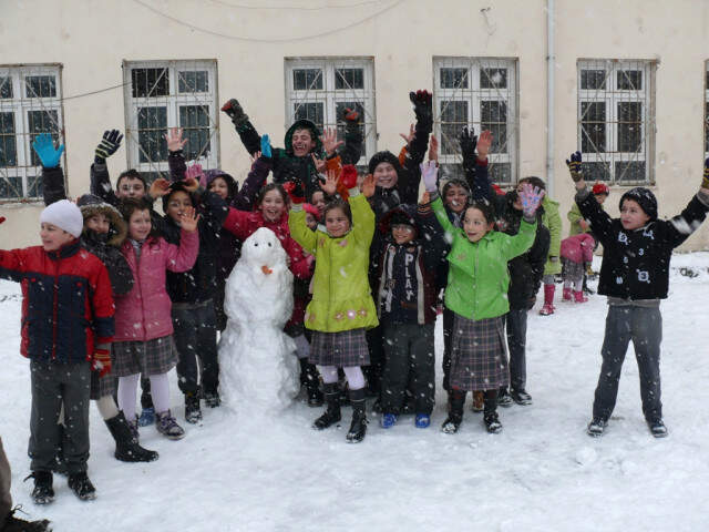 Çok Sayıda İl ve İlçelerde Okullar Tatil Edildi Çok Sayıda İl ve İlçede Okullar Tatil Edildi