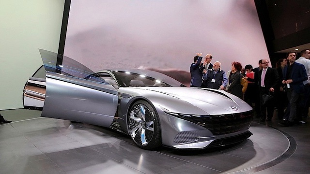 Hyundai, Aşırı Teknolojik Konsept Otomobili Le Fil Rouge'a Yeni Özellikler Ekledi (Video)