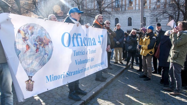 Avrupa Ülkeleri 49 Göçmeni Günlerdir Denizde Bekletiyor