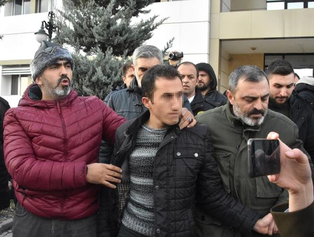Üniversitede Pompalı Tüfekle İntihar Girişimi!