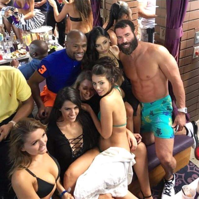 Ünlü Fenomen Dan Bilzerian, Davet Ettiği Türk Gencin Hesabına 5 Bin Dolar Yatırdı