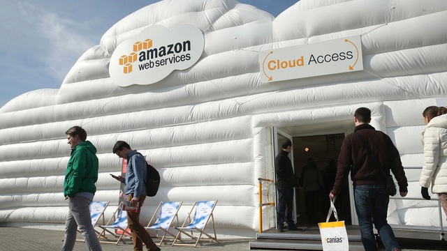 Amazon Nasıl Dünyanın En Değerli Halka Açık Şirketi Oldu?