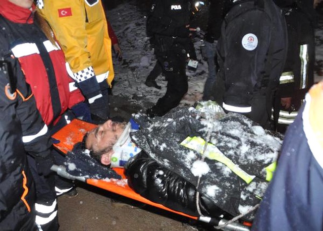 Kar Manzaralı Fotoğraf Çekmek İsteyen Vatandaş Ölümden Döndü