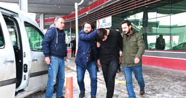 Öğrencisinin Öldürdüğü Akademisyenin Acısı Dinmeden, Lise Öğrencisi Gitar Kutusunda Okula Soktuğu Silahla Öğretmenine Ateş Açtı Öğrencisinin Öldürdüğü Akademisyenin Acısı Dinmeden, Lise Öğrencisi Gitar Kutusunda Okula Soktuğu Silahla Öğretmenine Ateş Açtı