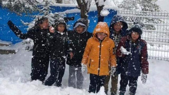 Yoğun Kar Yağışı Sonrası Tatil Haberleri Peş Peşe Geliyor! İşte Okulların Tatil Olduğu İller