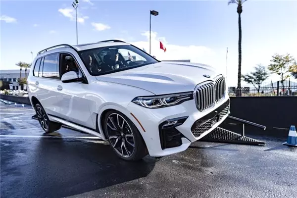  <a class='keyword-sd' href='/bmw/' title='Bmw'>Bmw</a>, Yeni X7'si ile Ces 2019 Fuarı'nda Gösteriş Yapıyor