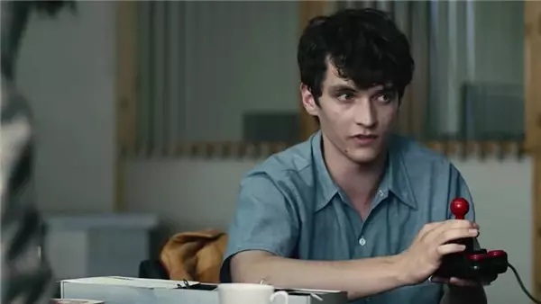 Netflix, Black Mirror: Bandersnatch'in Hiç Görülmemiş Bir Sahnesini Paylaştı