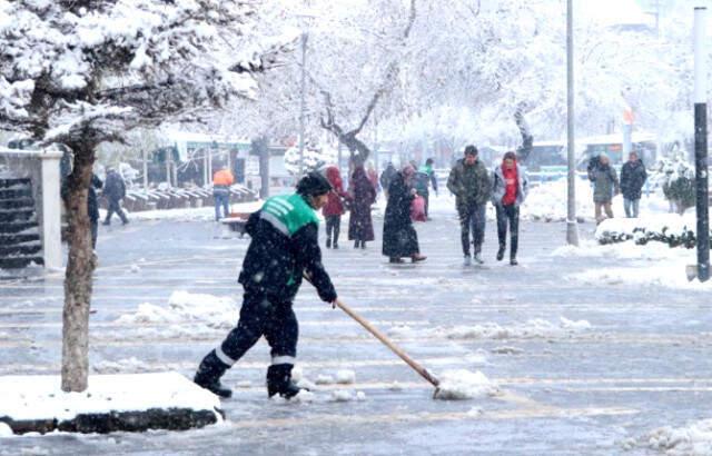 Yoğun Kar Yağışı Sonrası Tatil Haberleri Peş Peşe Geliyor! İşte Okulların Tatil Olduğu İller