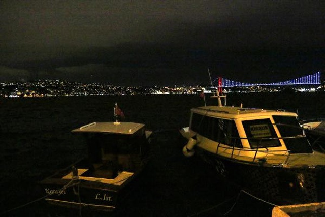 İstanbul Boğazı Çift Yönlü Olarak Gemi Trafiğine Kapatıldı