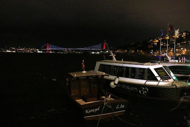 İstanbul Boğazı Çift Yönlü Olarak Gemi Trafiğine Kapatıldı