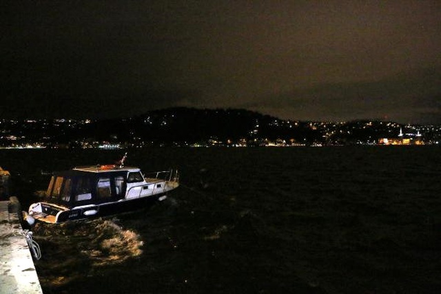 <a class='keyword-sd' href='/istanbul-bogazi-449/' title='İstanbul Boğazı'>İstanbul Boğazı</a> Çift Yönlü Olarak Gemi Trafiğine Kapatıldı