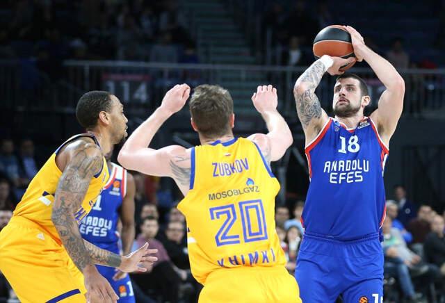 Khimki'yi 81-72 Mağlup Eden Anadolu Efes, Üst Üste Üçüncü Galibiyetini Aldı