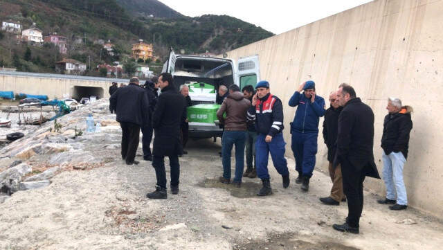 Sinop Açıklarında Balıkçı Teknesi Battı, Ekipler Arama Kurtarma Çalışması Başlattı
