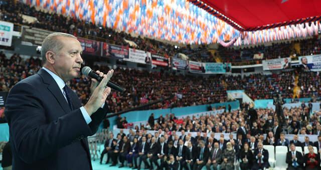 Erdoğan, Partililerin Arasında Görünce Şaşkınlığını Gizleyemedi: Tutku, Burada Ne İşin Var Kız?