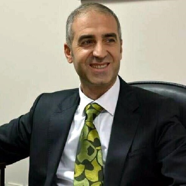 Genç Adam, Kooperatif Müdürü Olan Babasını 6 Yerinden Bıçakladı