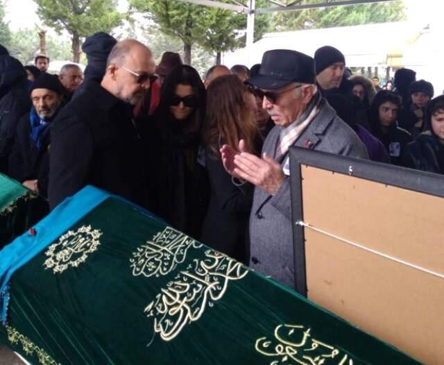 Ünlü Oyuncu Hande Erçel'in Annesi Aylin Erçel Son Yolculuğuna Uğurlandı