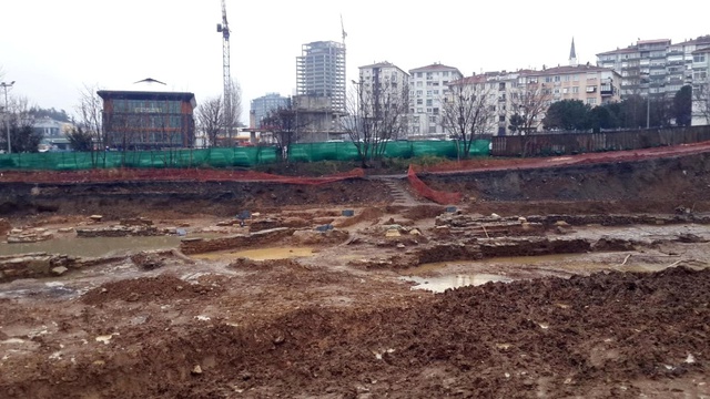 Kadıköy'de Otel İnşaatından Tarihi Eser Kalıntıları Çıktı