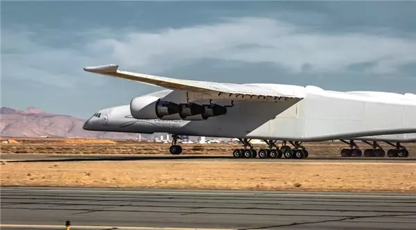 Uzay Roketlerini Taşıyacak Devasa Uçağın Son Testleri Yapılıyor