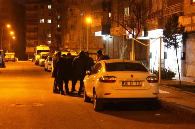 Parçalayıp Koliye Koydukları Cesedi, Evinin Önüne Bıraktılar