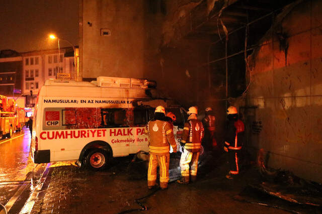 İstanbul'da CHP'nin Seçim Aracı, Alev Alev Yandı