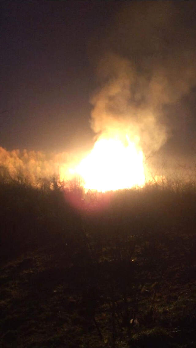 Sakarya'da Doğal Gaz Hattında Çıkan Yangında, Alevler Gökyüzünü Kapladı Sakarya'da Doğal Gaz Hattında Çıkan Yangında, Alevler Gökyüzünü Kapladı
