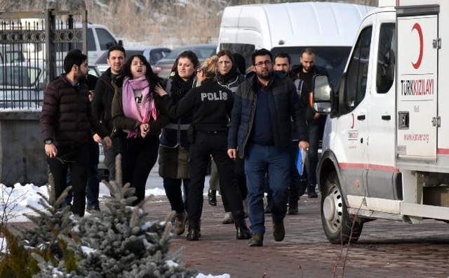 Fuhuş Operasyonunda Yakalanan Kadın: Çek Lan Çek Soyunayım