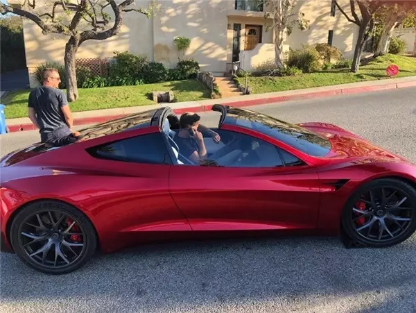 2020'de Karşımıza Çıkacak Tesla Roadster'dan Nefes Kesen Fotoğraflar