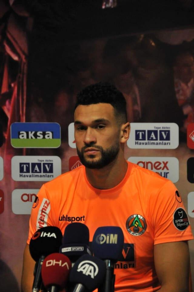 Alanyaspor, Steven Caulker'i Renklerine Bağladı