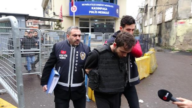 Cani Kardeş, Ablasının Boğazını Keserek Öldürdükten Sonra Evi Ateşe Verdi