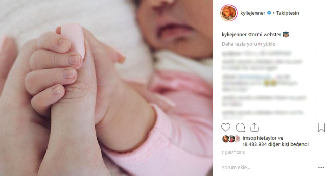 Yumurta Görseli Kendi Fotoğraflarından Çok Beğenilen Kylie Jenner, Sıcak Asfalta Yumurta Kırdı