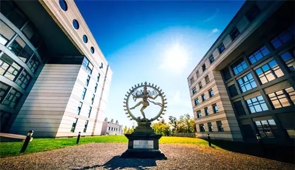 Cern, Gelmiş Geçmiş En Baba Parçacık Hızlandırıcıyı İnşa Edecek