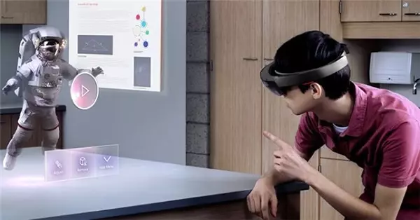 Microsoft, Hololens 2'yi Gelecek Ay Tanıtmaya Hazırlanıyor