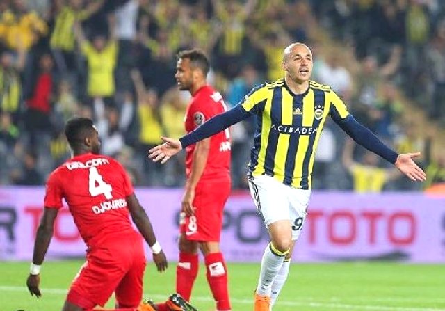 Aatıf Chahechouhe, Fenerbahçe'ye Veda Etti