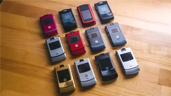 Motorola Razr, 1500 Dolarlık Fiyatıyla Geri Dönüyor (O Nasıl Fiyat?)