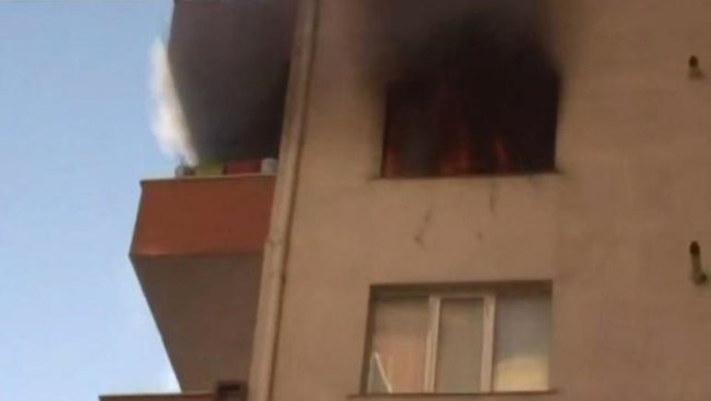 İstanbul'da 11 Katlı Binada Yangın Paniği! Çok Sayıda Ekip Sevk Edildi
