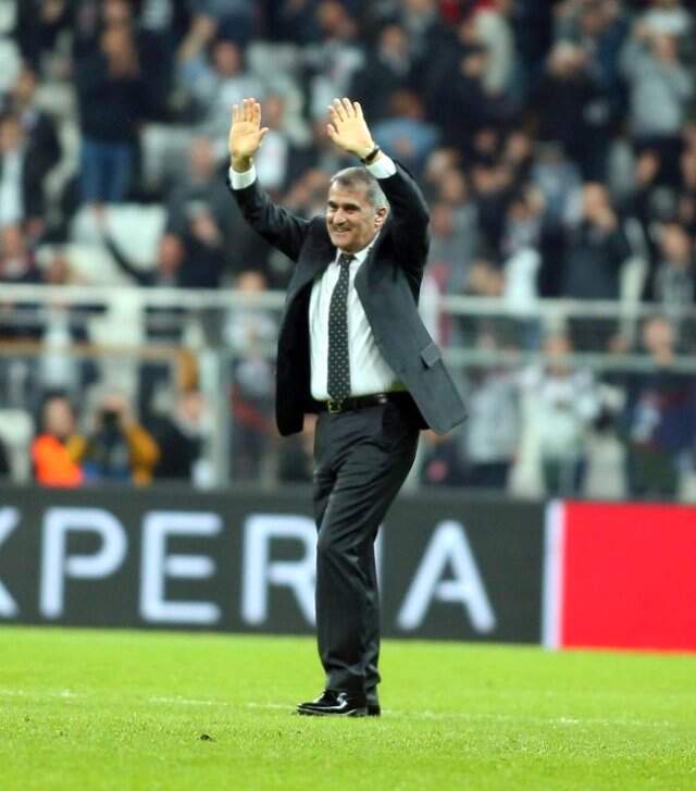 Beşiktaş Teknik Direktörü Şenol Güneş, Süper Ligdeki 300. Galibiyetini Aldı Beşiktaş Teknik Direktörü Şenol Güneş, Süper Ligdeki 300. Galibiyetini Aldı