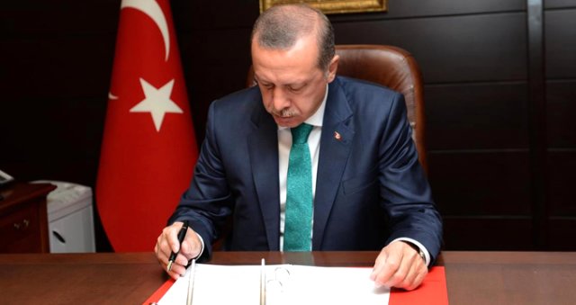 Erdoğan, 6 Üniversiteye Rektör Atadı! Aralarında Ünlü İlahiyatçı Nihat Hatipoğlu da Var