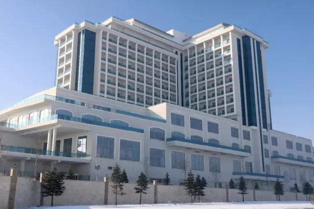 FETÖ'cü İş Adamının İcradan Satışa Çıkarılan 5 Yıldızlı Oteline Alıcı Çıkmadı