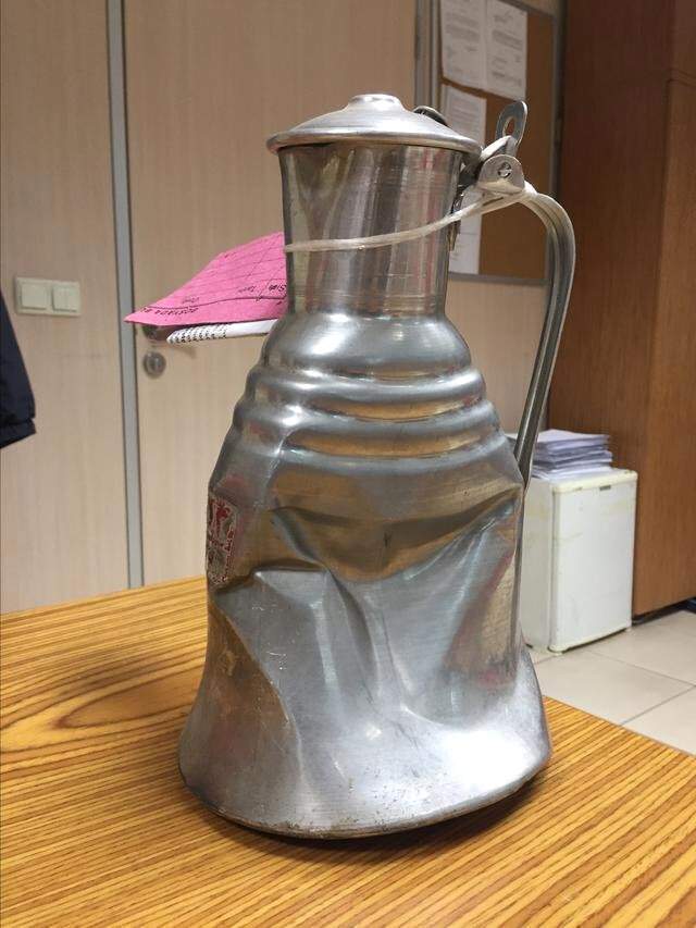 Patronun Duş Almayan Çalışanının Kafasına Vurduğu Güğüm Silah Sayıldı Patronun Duş Almayan Çalışanının Kafasına Vurduğu Güğüm Silah Sayıldı