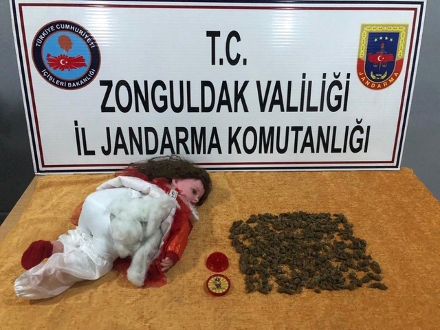 Oyuncak Bebekten Uyuşturucu Çıktı, Ekipler Şaşıp Kaldı