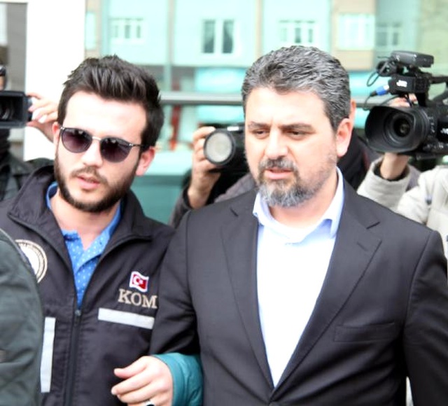3,5 Kilo Altınla Umre'ye Gitmek İsteyen Sami Boydak, Havalimanında Gözaltına Alındı