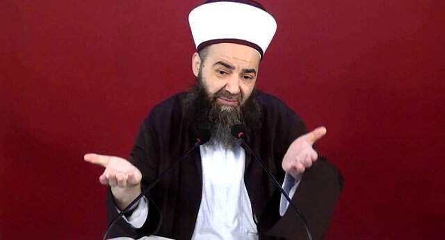 Cübbeli Ahmet Hoca'ya 'Soysuz İt' Diyen Oyuncu Orhan Aydın, Para Cezasına Çarptırıldı Cübbeli Ahmet Hoca'ya