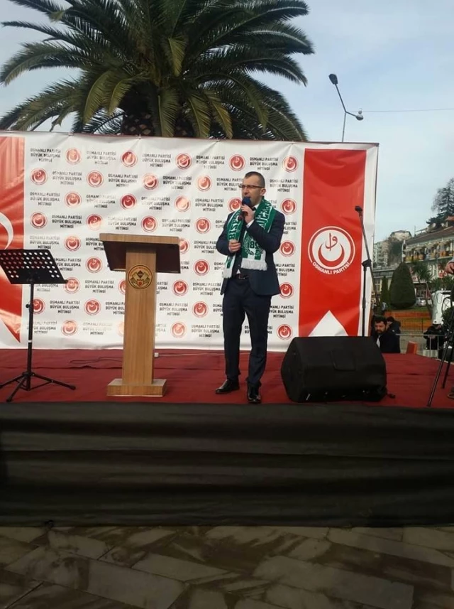 Osmanlı Partisi Genel Başkanı İbrahim Ünye, Boş Meydana Konuştu