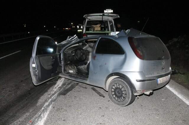 TIR'a Çarparak Hurdaya Dönen Araçta Hız Kadranı 140'ta Takılı Kaldı TIR'a Çarpıp Hurdaya Dönen Araçta Hız Kadranı 140 Kilometrede Takılı Kaldı