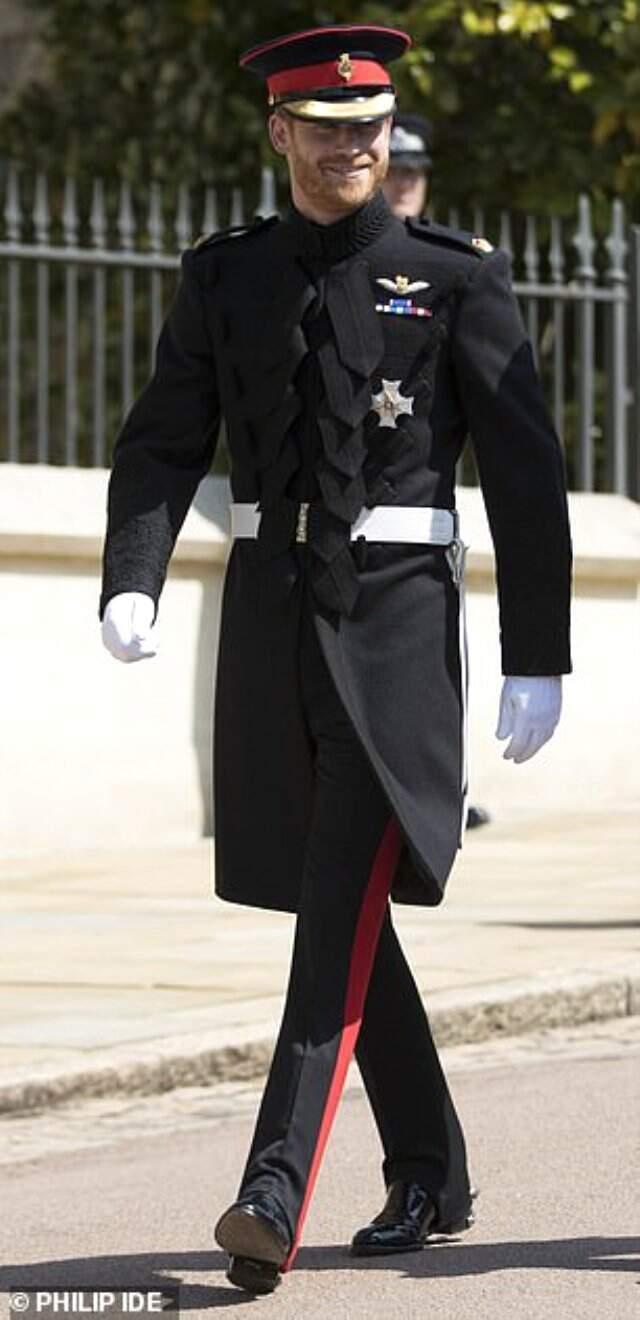 İngiliz Kraliyeti'ne Bağlı Muhafız Alayında, 25 Yaşındaki Kadın Asker, Komutanına Cinsel Saldırıda Bulundu